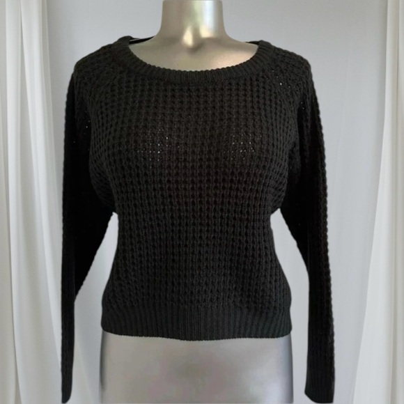 🆕BCBGMaxAzria Black Sweater Crew Neck Cozy Style - Picture 3 of 16